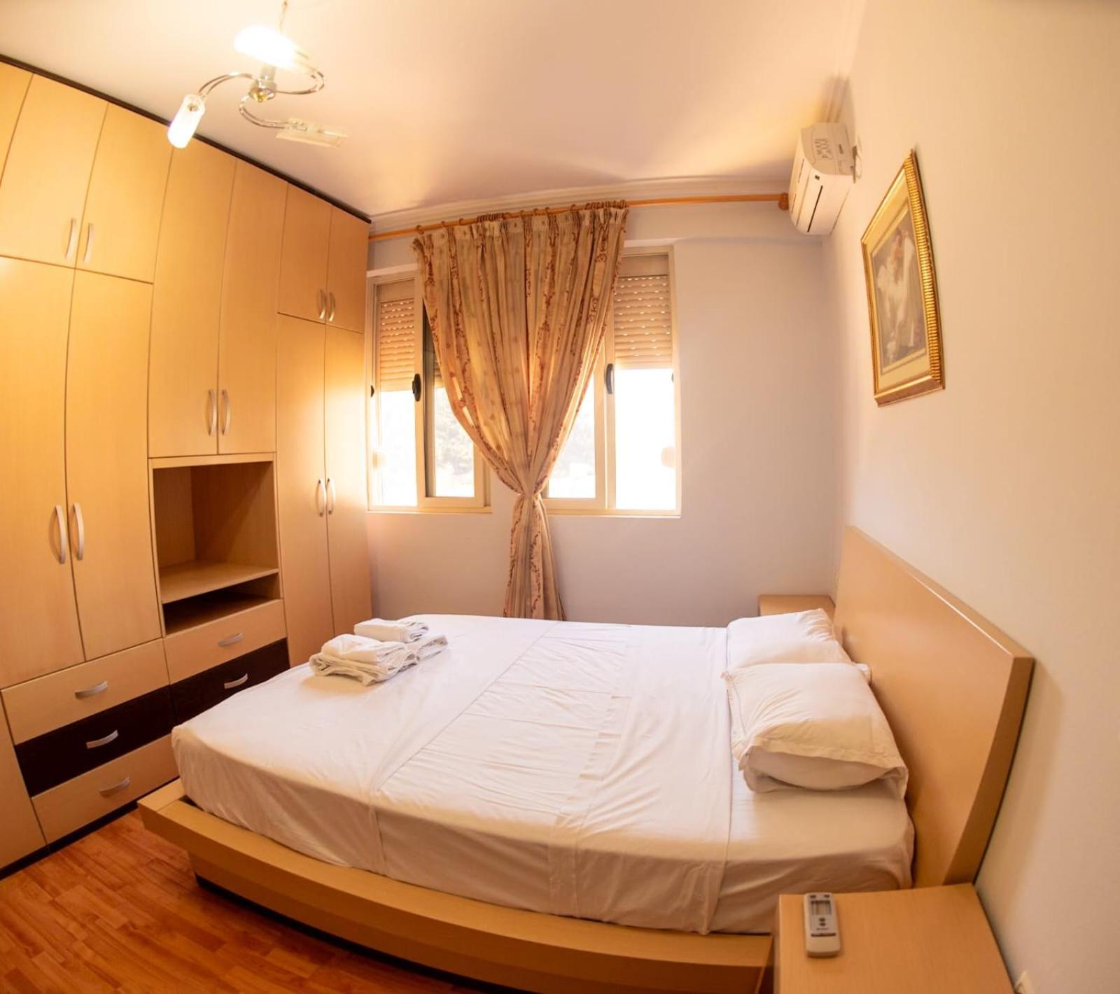 Apartamento Apartament Egzoni City Center Berat Exterior foto